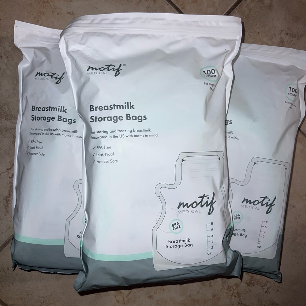 ‼️NWT: Motif Breastmilk Storage Bags (300)